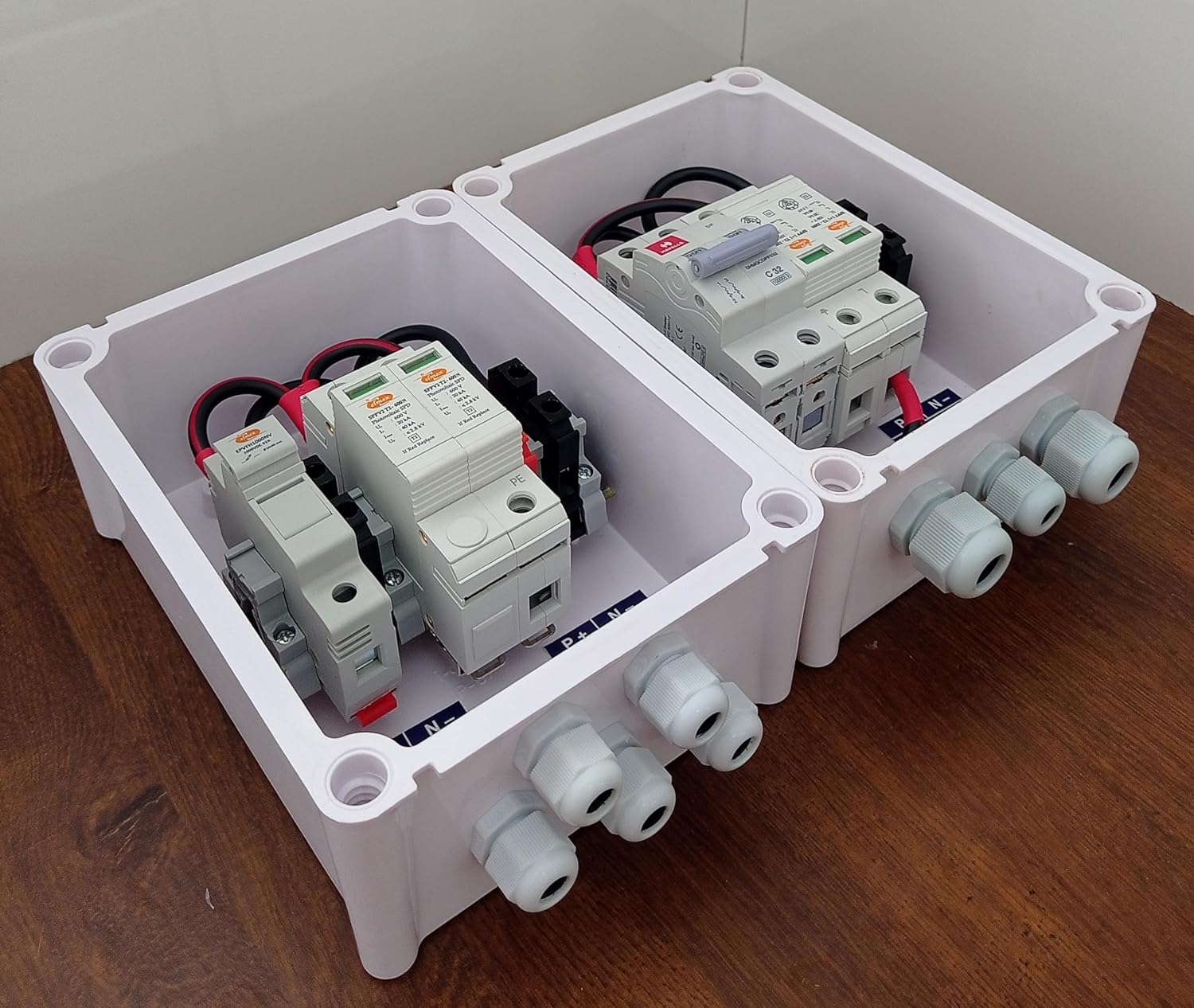 Kenbrook Solar ACDB Box Single Phase 32A 320V SPD + DCDB 1 in 1 Out 600V SPD (1Ph 32A Combo) - Image 5