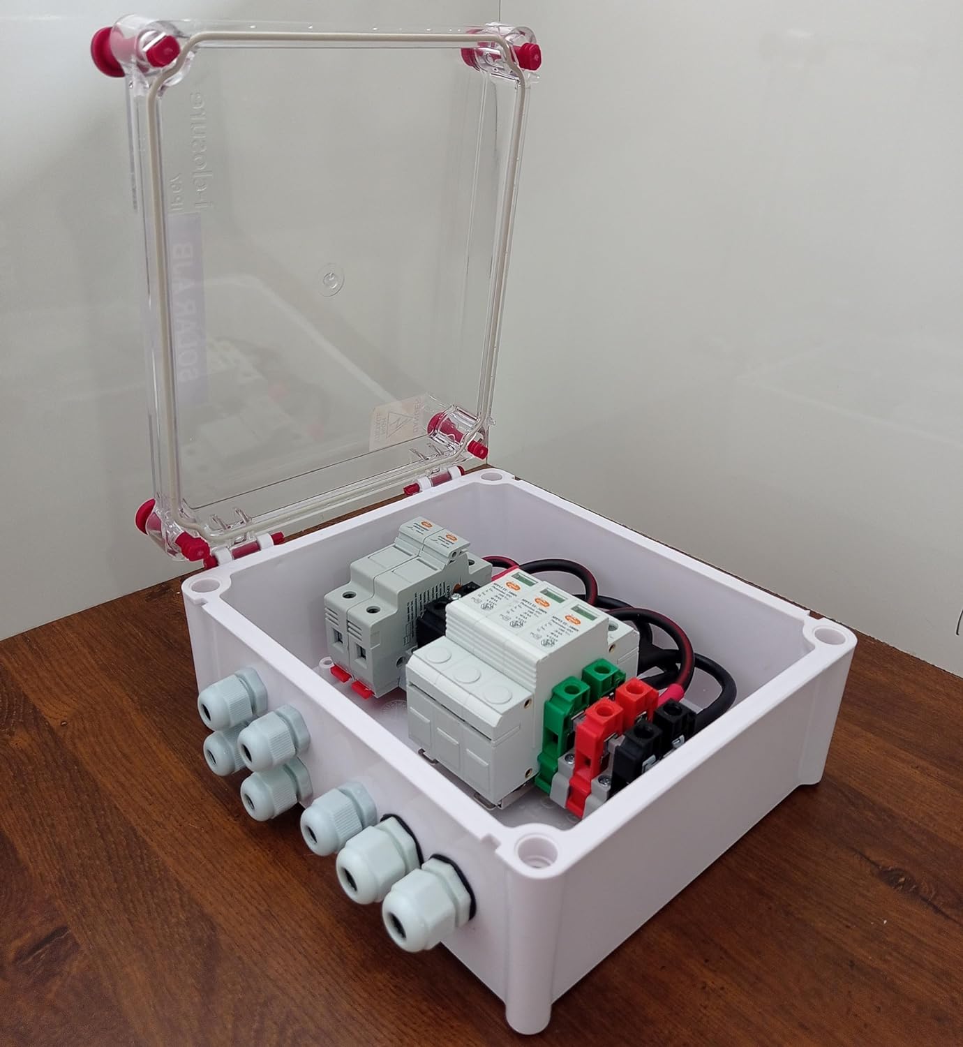 Kenbrook Solar AJB DCDB 2 in 1 Out 1000V Inbuilt 2 x 20A Elmex Fuses, 1000V Elmex SPD (2 Series/String x up to 20 Panels Max.) - Image 4