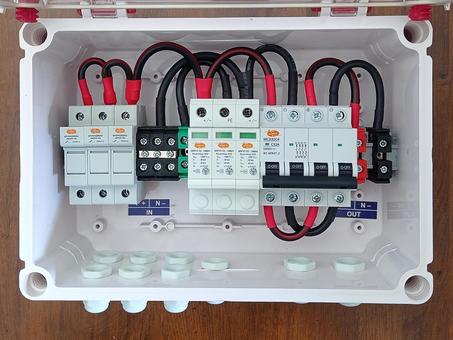 Kenbrook Solar AJB DCDB 3 in 1 out 1000V Inbuilt 3 x 20A Fuses, 1000V SPD and MCB ( 3 Series/String x up to 20 Panels Max.) (with MCB,3In1000)
