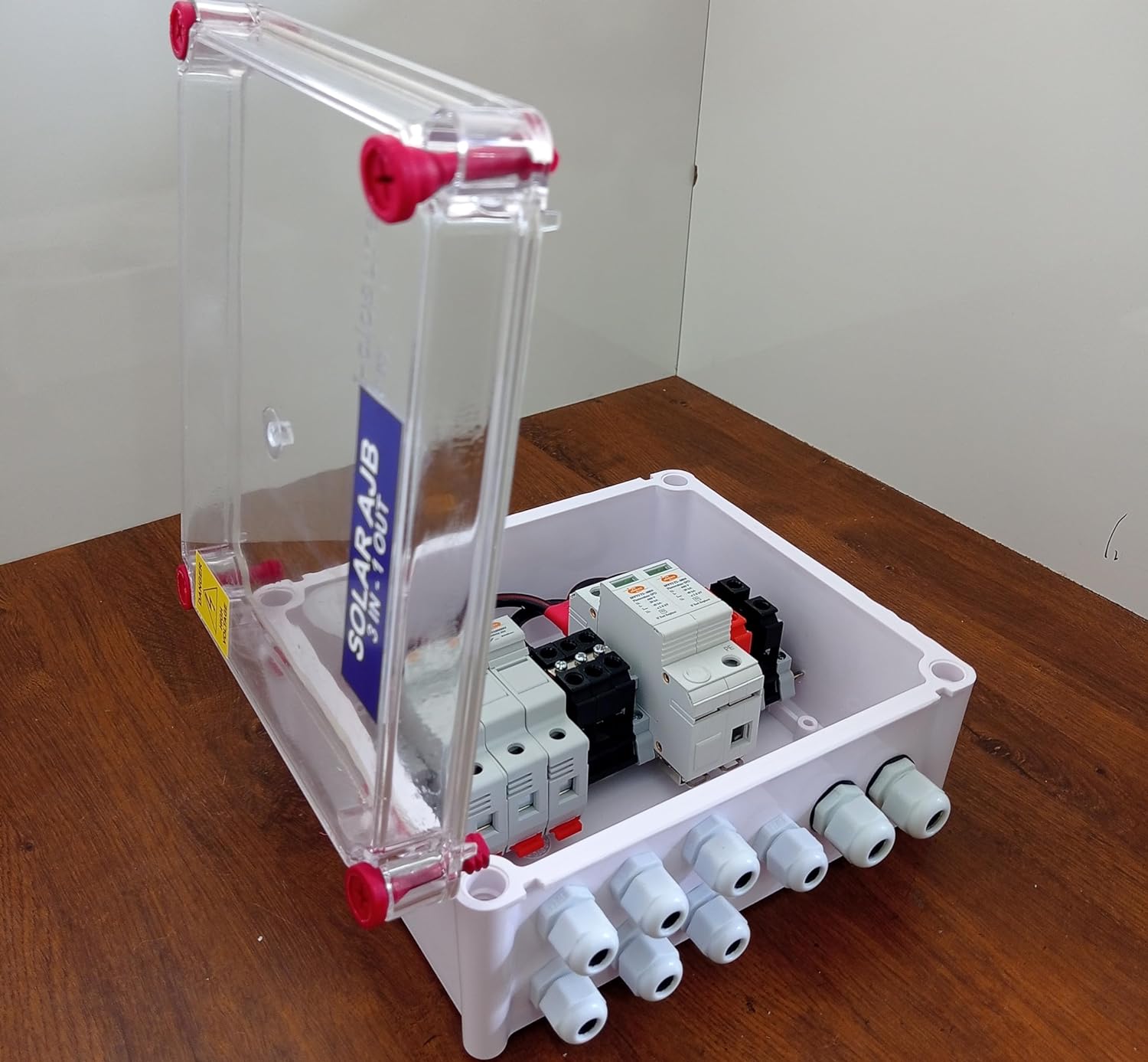 Kenbrook Solar AJB DCDB 3 in 1 out 600V Inbuilt 3 x 20A Elmex Fuses, 600V Elmex SPD ( 3 Series/String x up to 12 Panels Max.) - Image 3