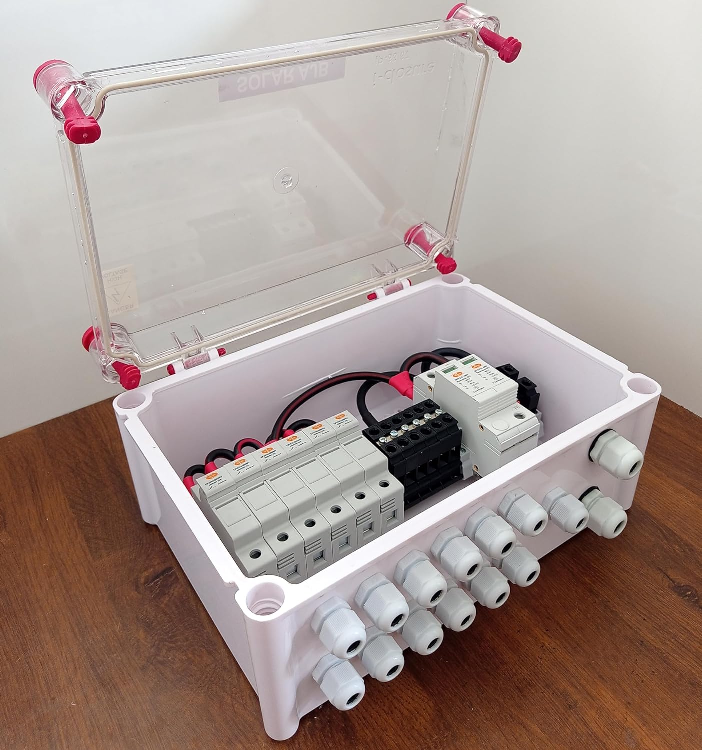 Kenbrook Solar AJB DCDB 6 in 1 Out 600V Inbuilt 6 x 20A Fuses, 600V SPD (6 Series/String x up to 12 Panels Max.) (Standard, 6IN1 600V) - Image 4
