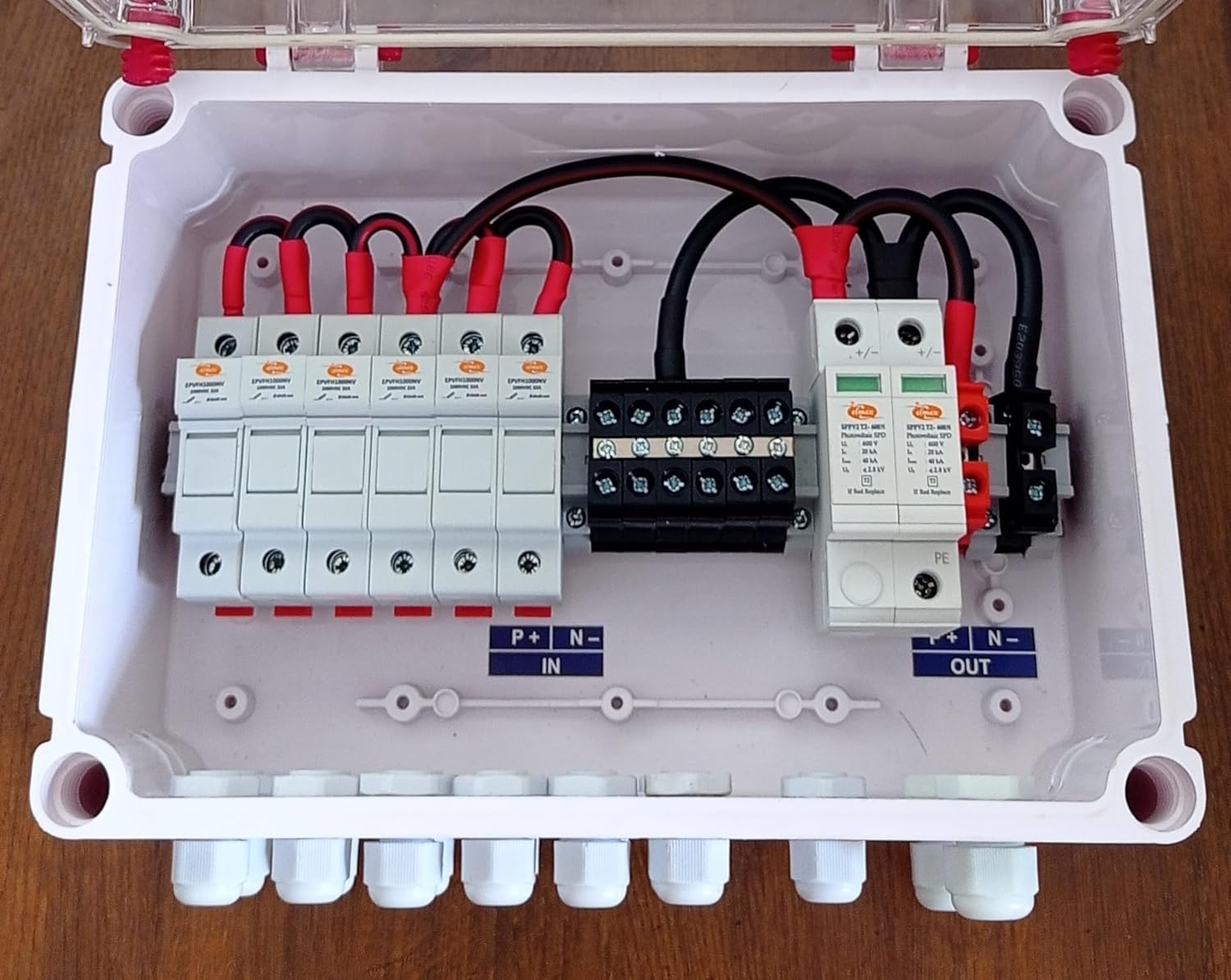 Kenbrook Solar AJB DCDB 6 in 1 Out 600V Inbuilt 6 x 20A Fuses, 600V SPD (6 Series/String x up to 12 Panels Max.) (Standard, 6IN1 600V)