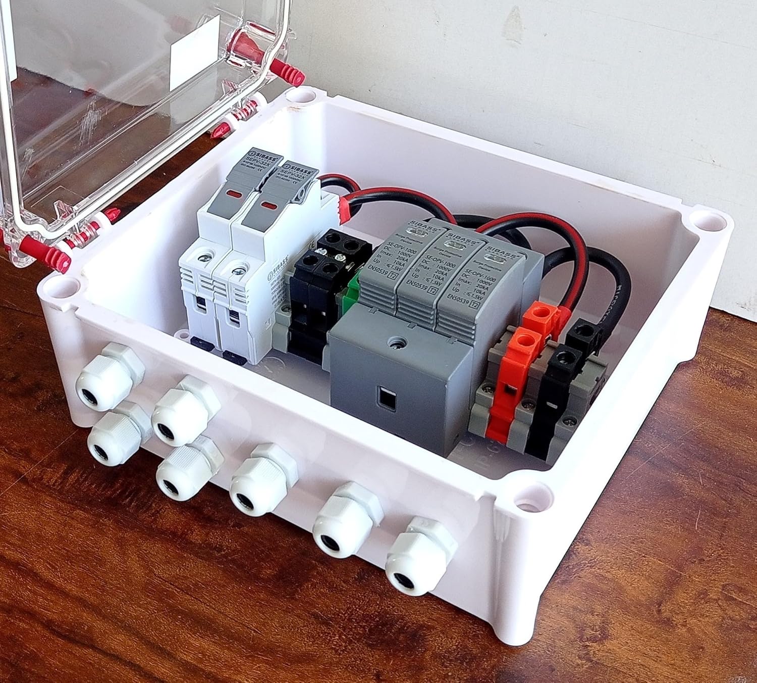 AJB DCDB 2 in 1 out sibass 1000v